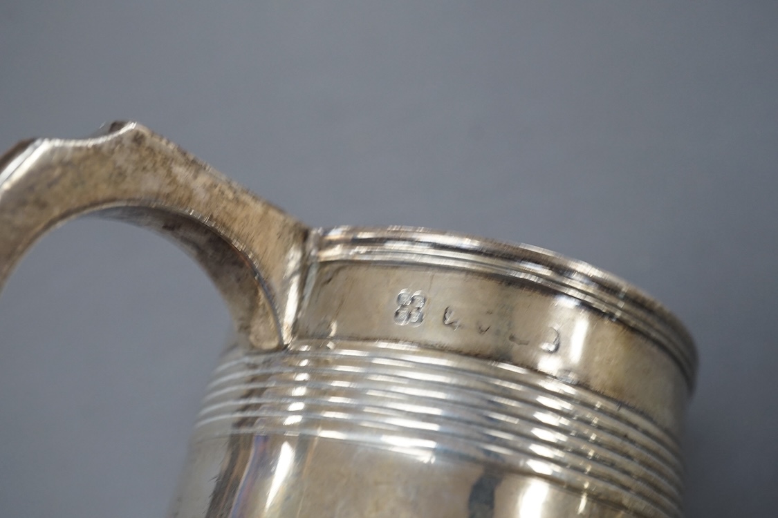An early 19th century reeded silver christening mug by Eames & Barnard, London, marks rubbed, height 85mm, 4.9oz.